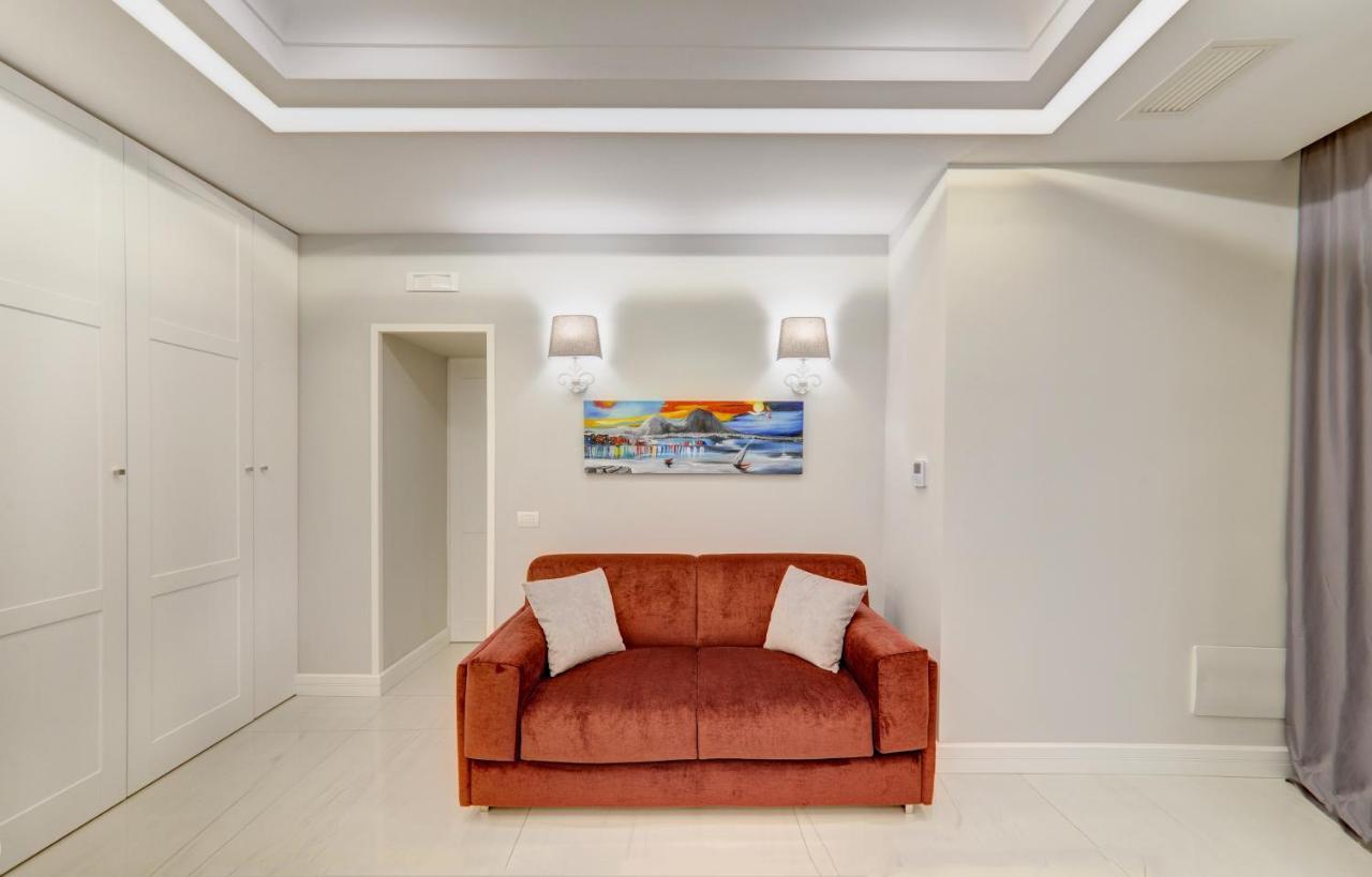 S&T Luxury House In Plebiscito Square Daire Napoli Dış mekan fotoğraf
