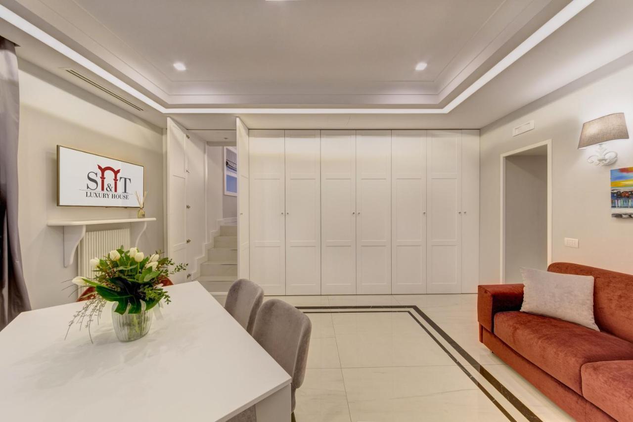 S&T Luxury House In Plebiscito Square Daire Napoli Dış mekan fotoğraf