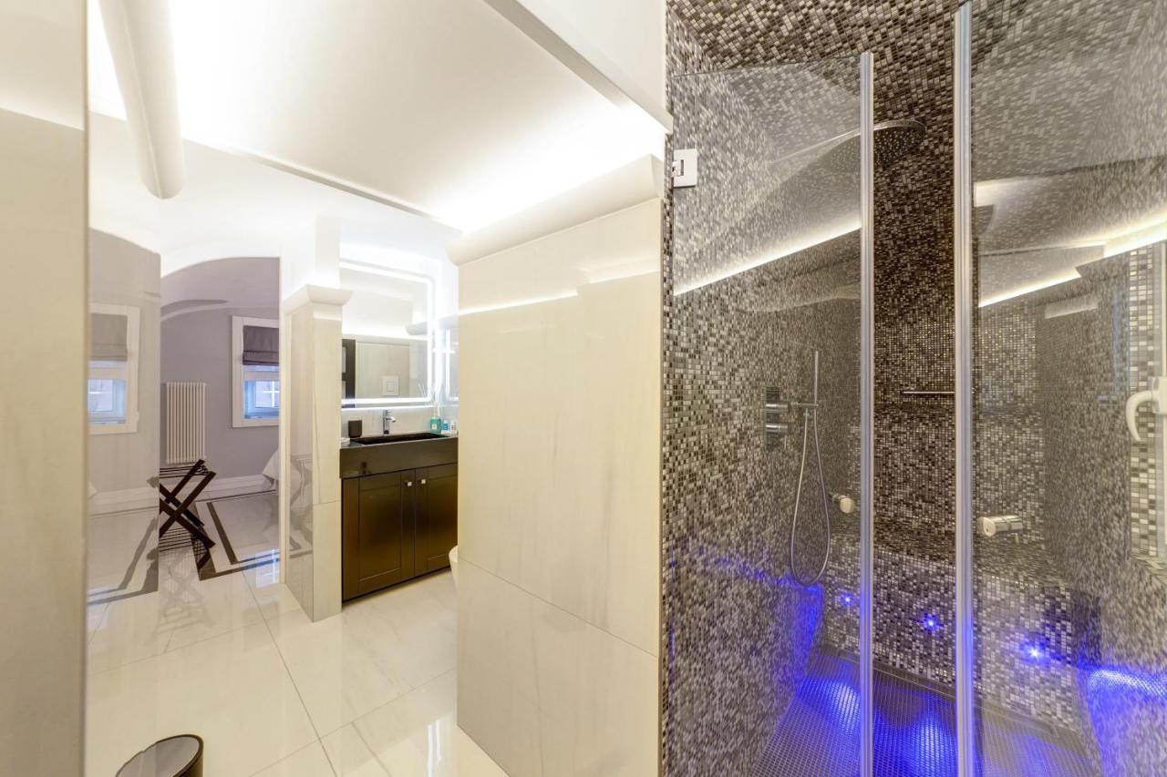 S&T Luxury House In Plebiscito Square Daire Napoli Dış mekan fotoğraf