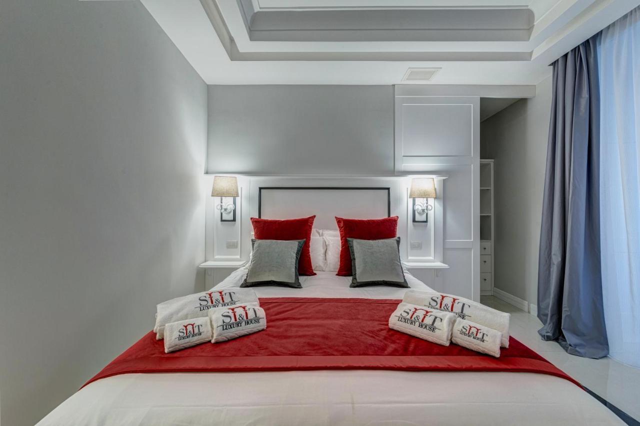 S&T Luxury House In Plebiscito Square Daire Napoli Dış mekan fotoğraf