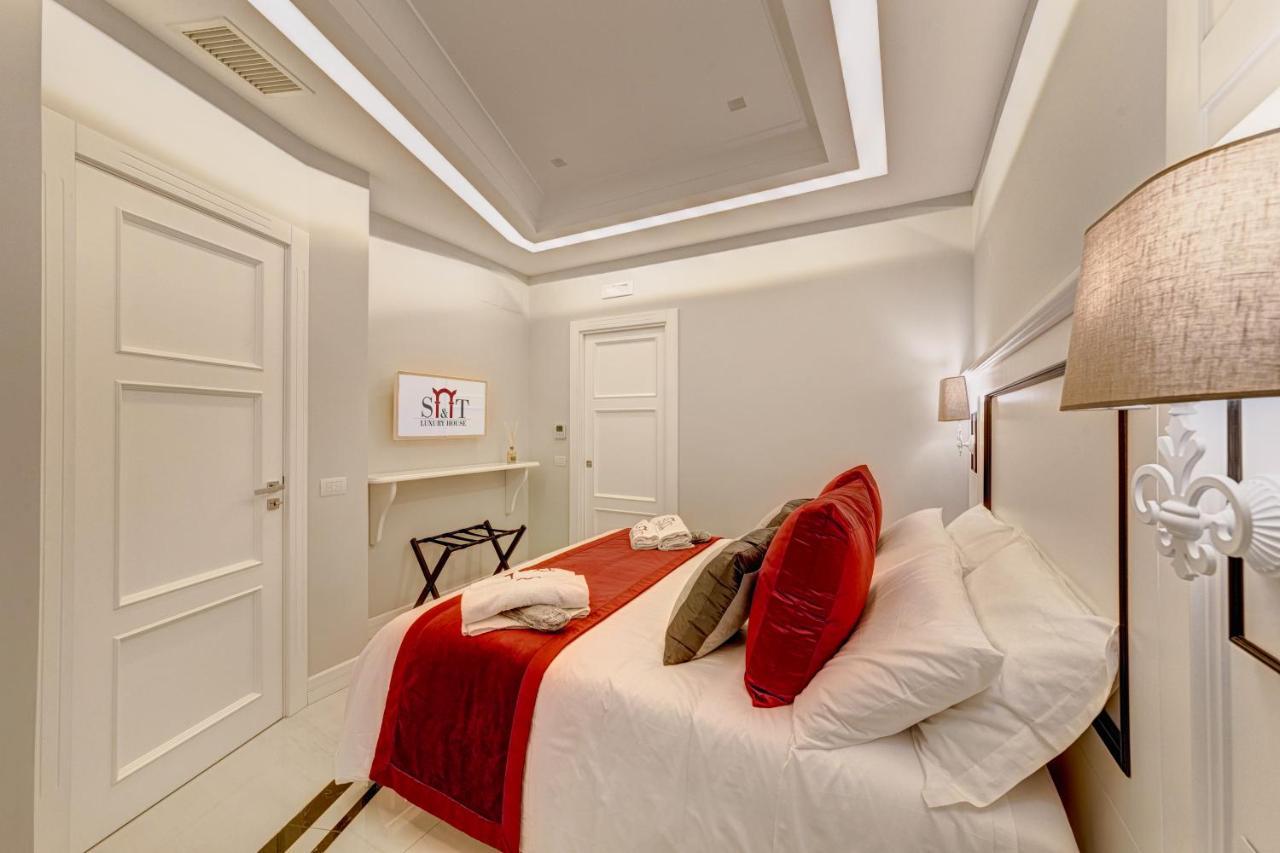 S&T Luxury House In Plebiscito Square Daire Napoli Dış mekan fotoğraf