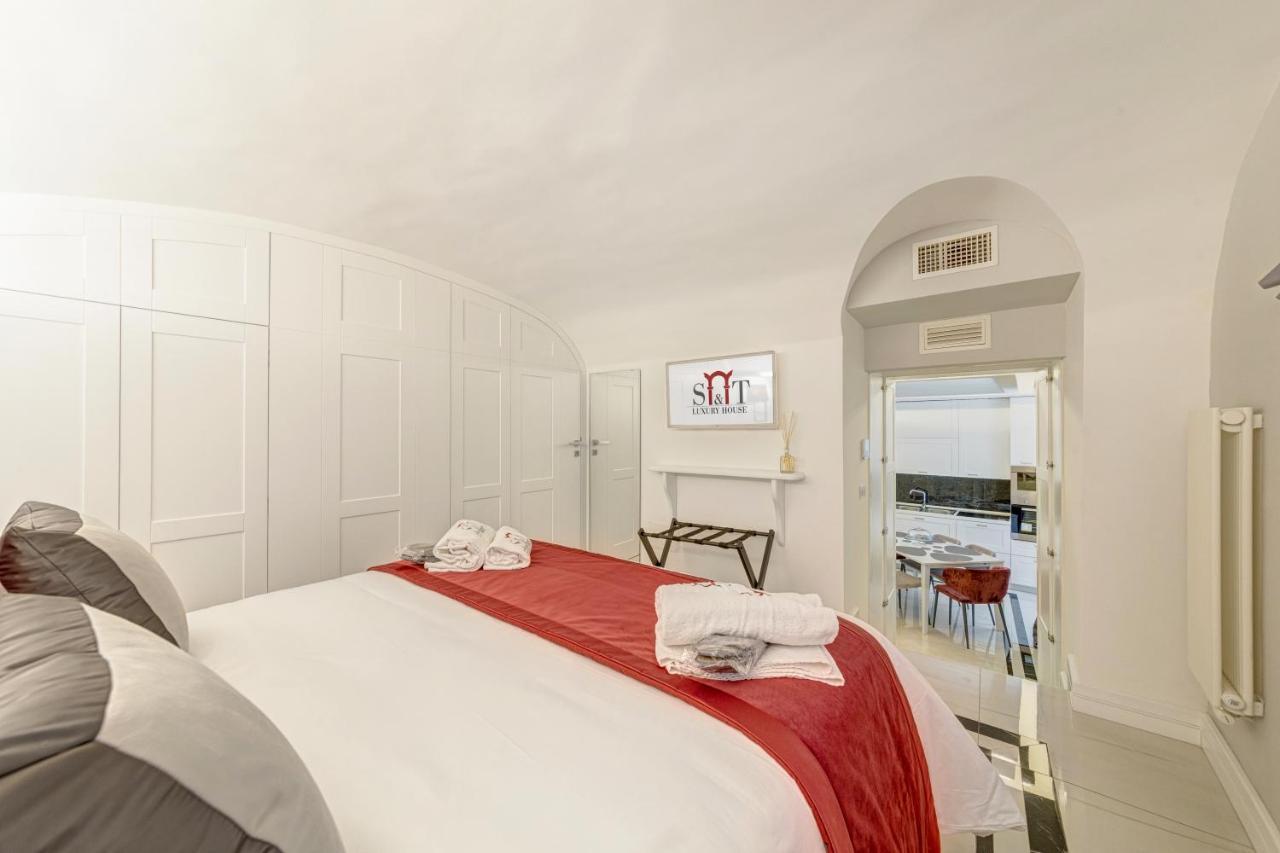 S&T Luxury House In Plebiscito Square Daire Napoli Dış mekan fotoğraf