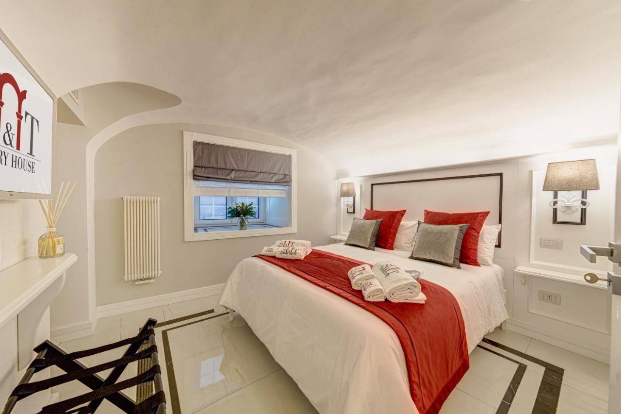 S&T Luxury House In Plebiscito Square Daire Napoli Dış mekan fotoğraf