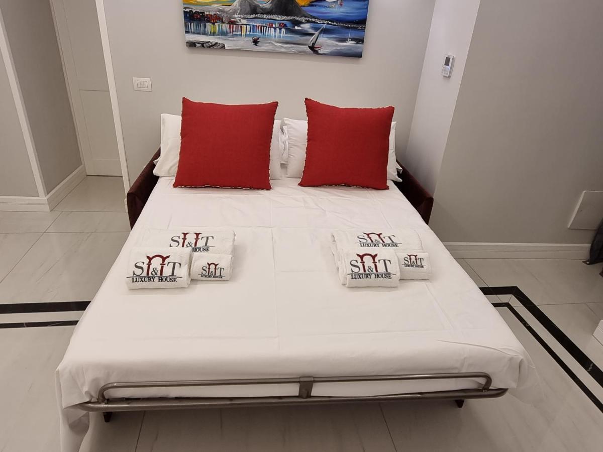 S&T Luxury House In Plebiscito Square Daire Napoli Dış mekan fotoğraf